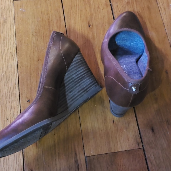 Dr.Scholls Memory Foam Heels - Picture 2 of 4